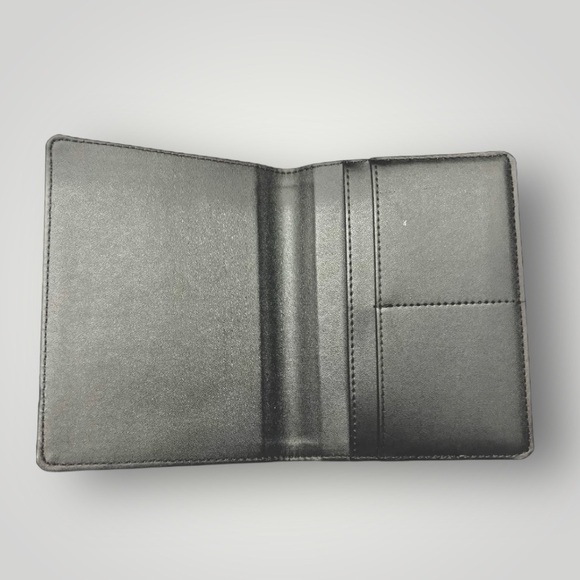 Delta Air Lines Official Passport Travel Holder Toscano Grey Vegan Leather New - Picture 9 of 14